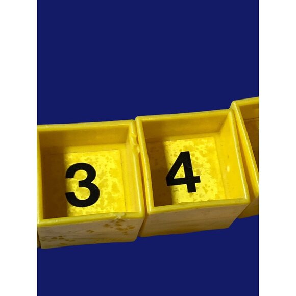 Tupperware Pick-em Up Sweeper Truck 1999 Vintage - Picture 5 of 15